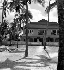 Bwejuu Beach Palm Villa