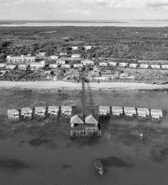 Le Mersenne Zanzibar, Autograph Collection