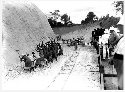 East Africa Germany, Tanganyika - Indigenous railway workers during the construction of the Tanganyika Railway, managed by whites - probably in the 1910s