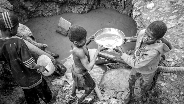 Exploitation - Child labor in gold mines
