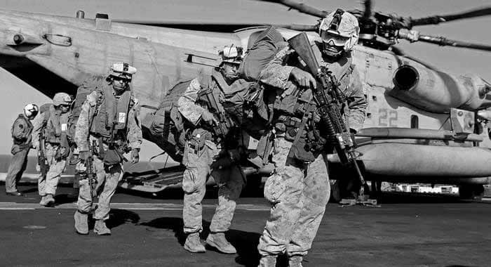 US military troops landing in Iraq
