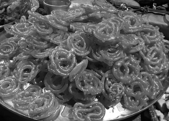 Swahili Food Recipe - Quicker Way to Make Jalebis (Easy Jalebi Recipe)