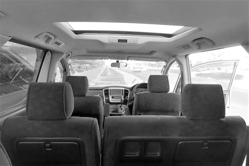 Toyota Alphard 2003 Interior