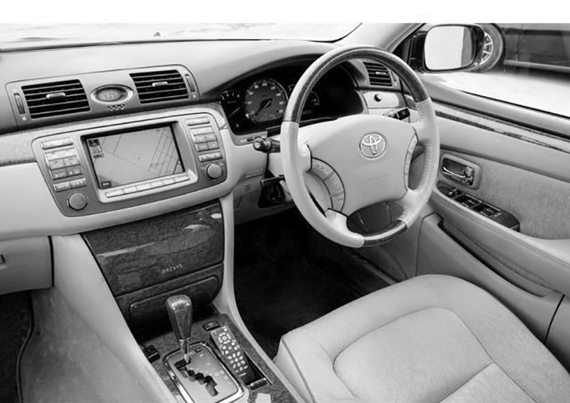 Toyota Brevis front interior view