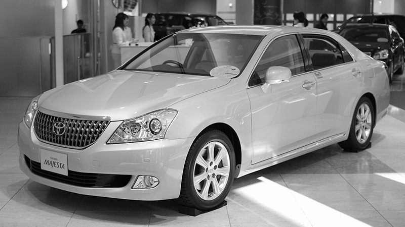 5th generation Toyota Crown Majesta - Year 2009