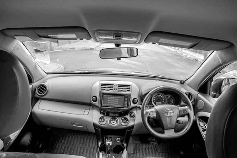 Toyota Vanguard 2013 front interior view