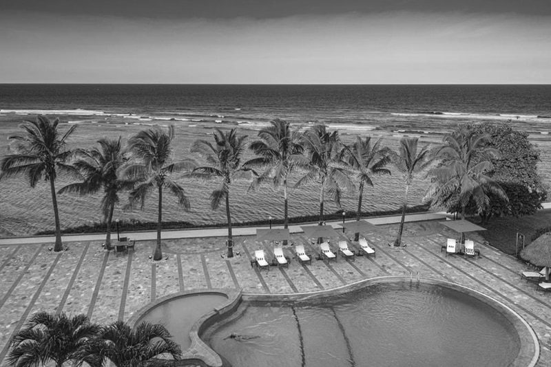 Sea Cliff Hotel Pool view