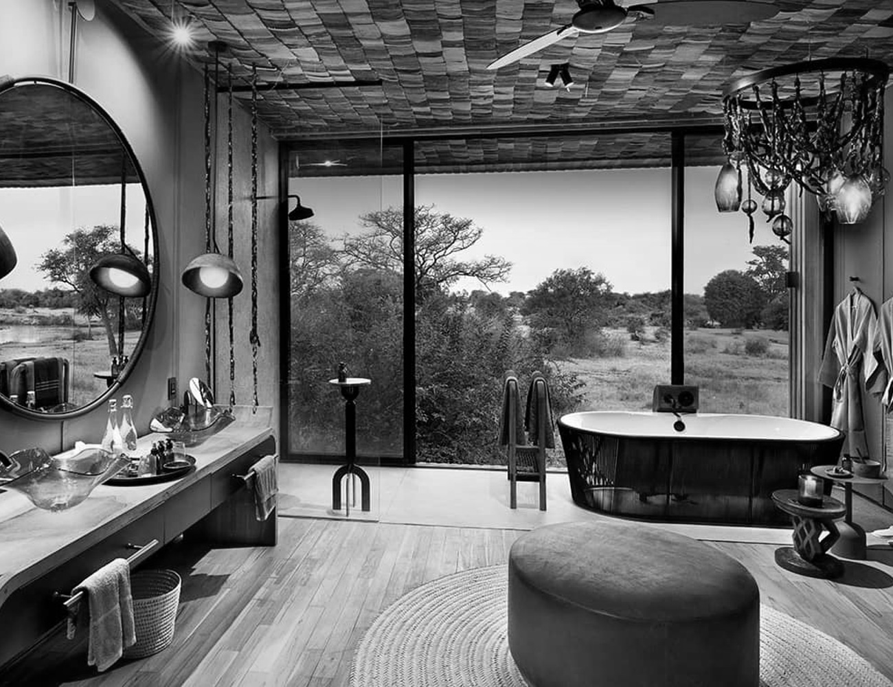 Bathrooms at Grumeti Serengeti River Lodge