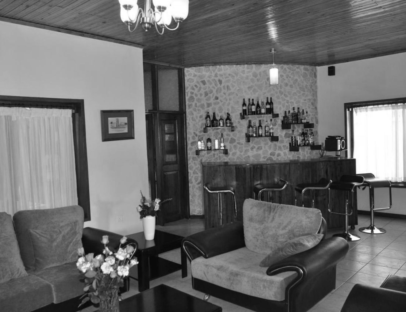 Indoor Lounge and Bar at Milmani Lodge